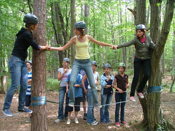 Die Konstanten des Junior Ranger Camps sind die Übernachtung im Freihen und ein Tag Naturraummanagement. Abgesehen davon wird das Programm jedes Jahr komplett neu gestaltet.