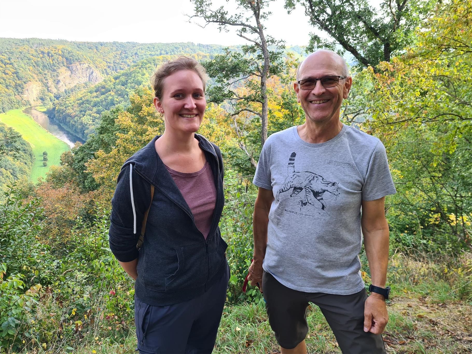 Arnold Triebelnig und seine Nachfolgerin im Waldmanagement des Nationalparks Thayatal, Carla Schengili
